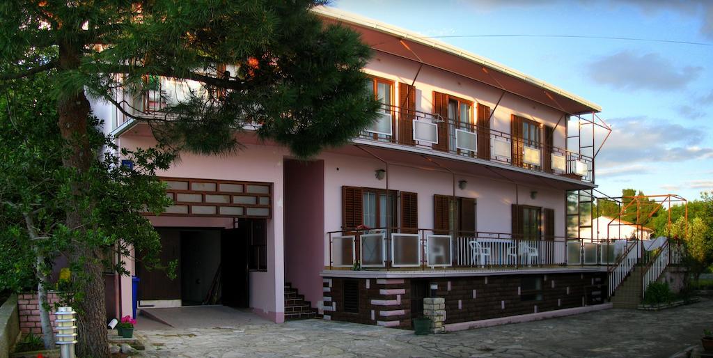 Apartments And Rooms Mare-Monti Starigrad Paklenica Zewnętrze zdjęcie