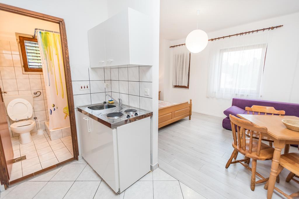 Apartments And Rooms Mare-Monti Starigrad Paklenica Zewnętrze zdjęcie
