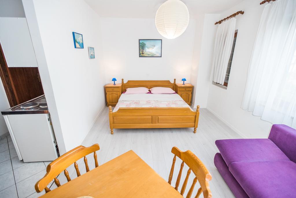 Apartments And Rooms Mare-Monti Starigrad Paklenica Zewnętrze zdjęcie