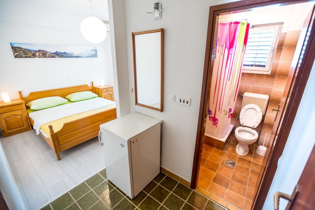 Apartments And Rooms Mare-Monti Starigrad Paklenica Zewnętrze zdjęcie