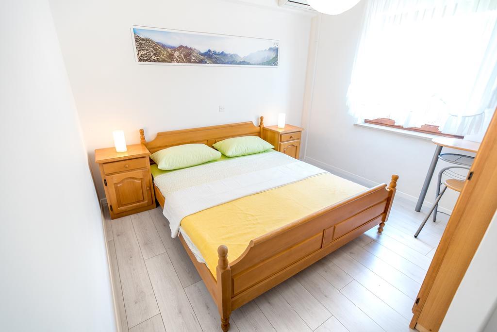Apartments And Rooms Mare-Monti Starigrad Paklenica Zewnętrze zdjęcie