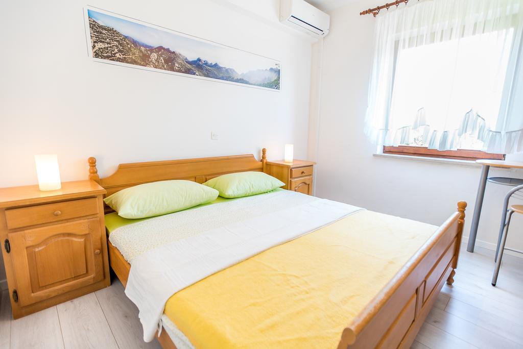 Apartments And Rooms Mare-Monti Starigrad Paklenica Zewnętrze zdjęcie