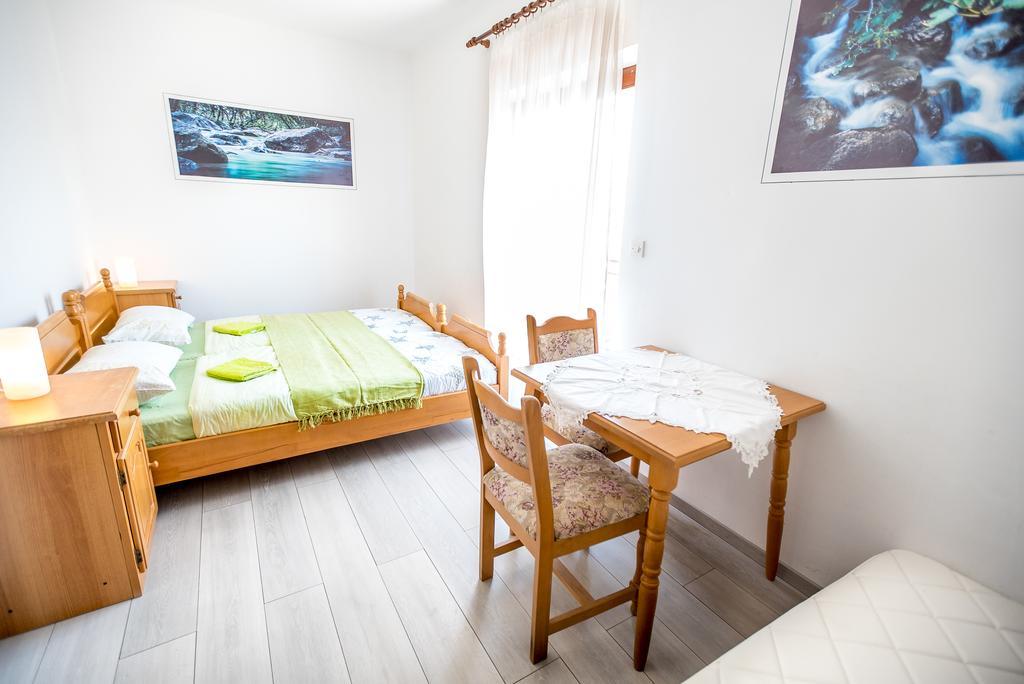 Apartments And Rooms Mare-Monti Starigrad Paklenica Zewnętrze zdjęcie