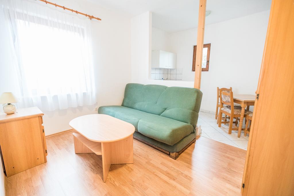 Apartments And Rooms Mare-Monti Starigrad Paklenica Zewnętrze zdjęcie