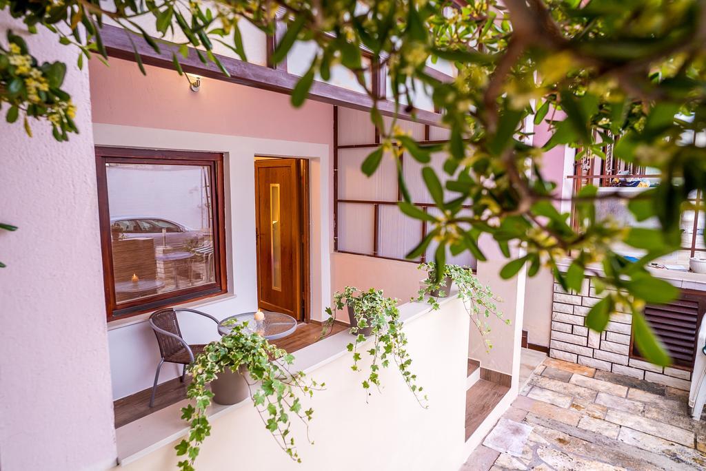 Apartments And Rooms Mare-Monti Starigrad Paklenica Zewnętrze zdjęcie